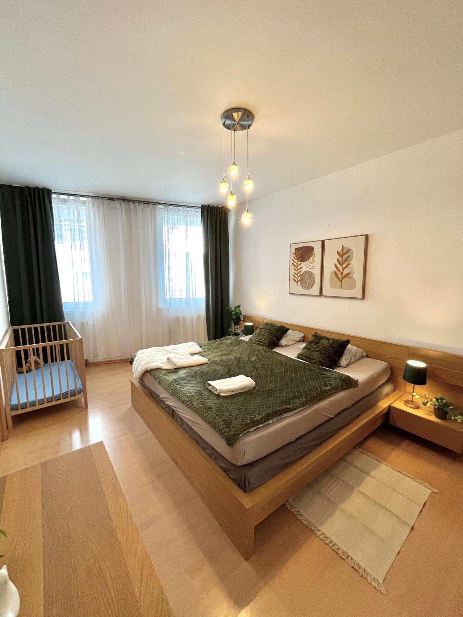 Apartment Tina - Old Town, Ac, Free Private Parking Bratislava Exterior foto