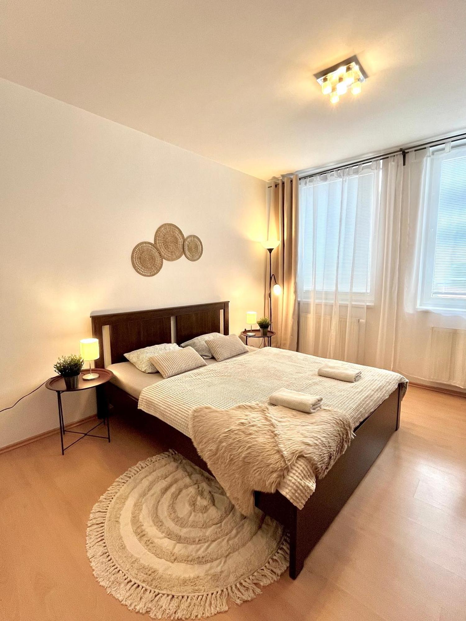 Apartment Tina - Old Town, Ac, Free Private Parking Bratislava Exterior foto